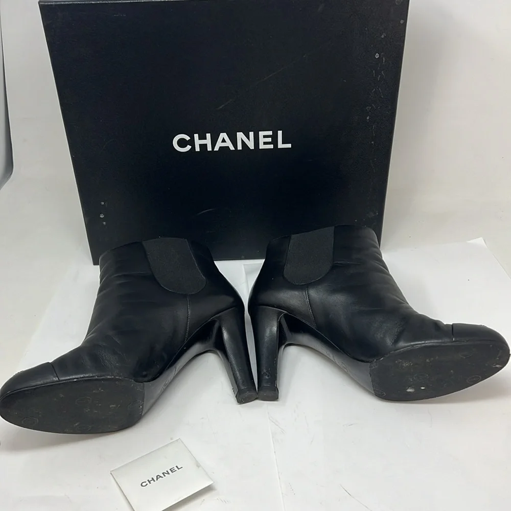 Chanel Sz 38 Short Lambskin Pull On 3.5”Heel Boots Booties